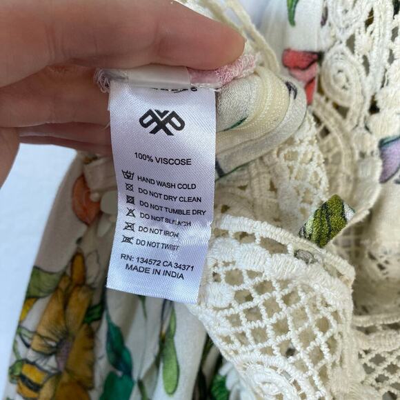 PQ SWIM Shea Long Dress in Wild Bloom Maxi Floral Lace Size Medium Large Beach - Picture 9 of 10